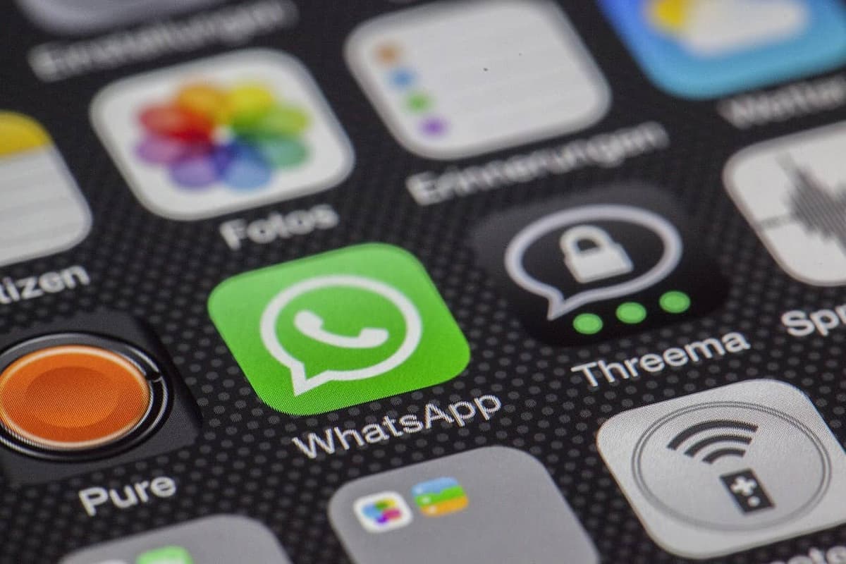 How to create a WhatsApp group