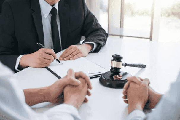 How do I find the right divorce lawyer?