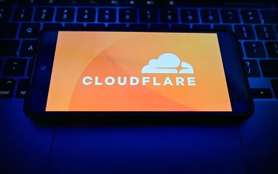 Cloudflare CEO says AI will replace middle management roles-letsdiskuss