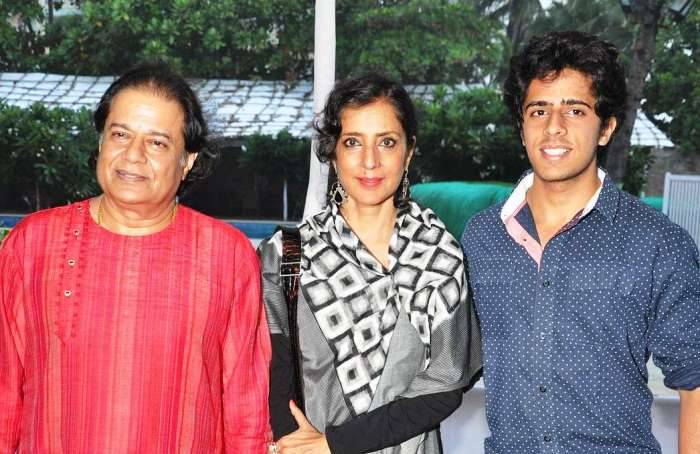 Anup-jalota-with-third-wife-and-son-letsdiskuss